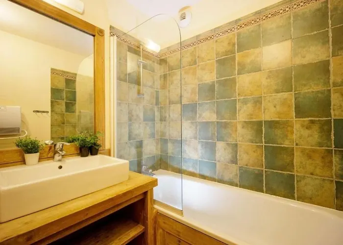 - Piscine Interieure Sauna - Parking Prive Etage 1 - Centre Village - Cami Real - Avec Linge Et Menage De Fin De Sejour Compris Apartmán