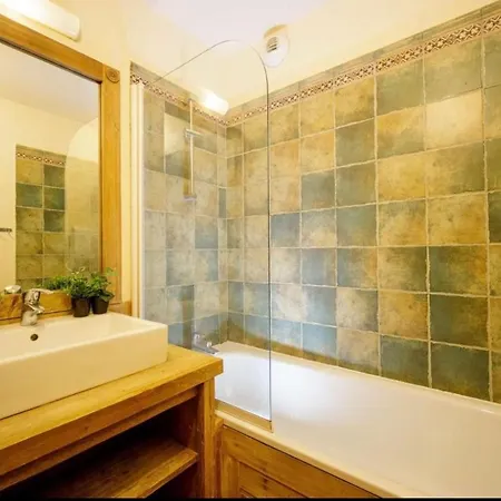 - Piscine Interieure Sauna - Parking Prive Etage 1 - Centre Village - Cami Real - Avec Linge Et Menage De Fin De Sejour Compris Daire