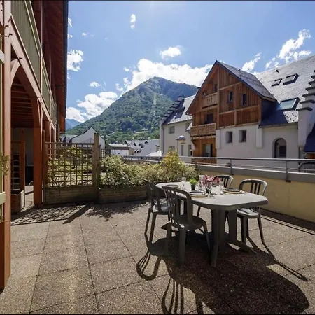 Daire Avec Piscine Interieure Sauna Parking Etage 1 Au Centre Du Village Dans Cami Real *