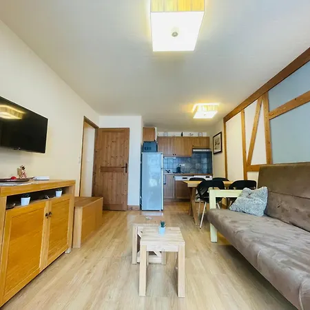 Daire Avec Piscine Interieure Sauna Parking Etage 1 Au Centre Du Village Dans Cami Real *