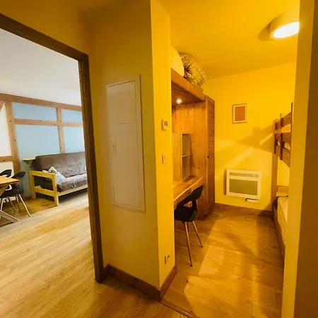 Daire Avec Piscine Interieure Sauna Parking Etage 1 Au Centre Du Village Dans Cami Real Saint-Lary-Soulan