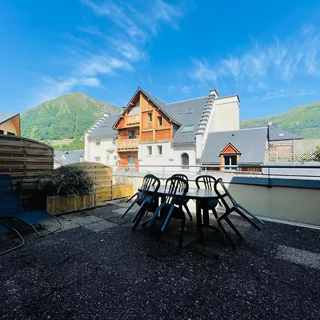 Daire Avec Piscine Interieure Sauna Parking Etage 1 Au Centre Du Village Dans Cami Real Saint-Lary-Soulan