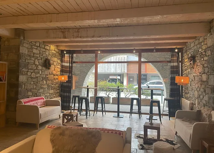 - Piscine Intérieure Sauna - Parking Privé étage 1 - Centre Village - Résidence Cami Réal - Ménage De Fin De Compris Appartement *