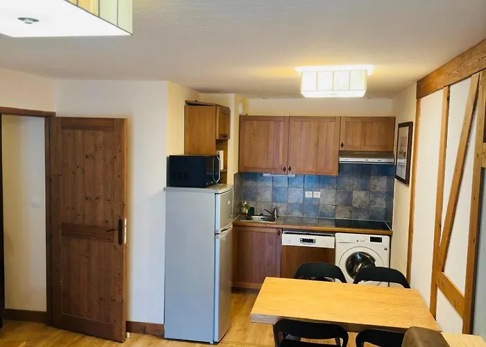 - Piscine Intérieure Sauna - Parking Privé étage 1 - Centre Village - Résidence Cami Réal - Ménage De Fin De Compris *