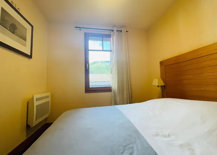 - Piscine Intérieure Sauna - Parking Privé étage 1 - Centre Village - Résidence Cami Réal - Ménage De Fin De Compris Appartement *