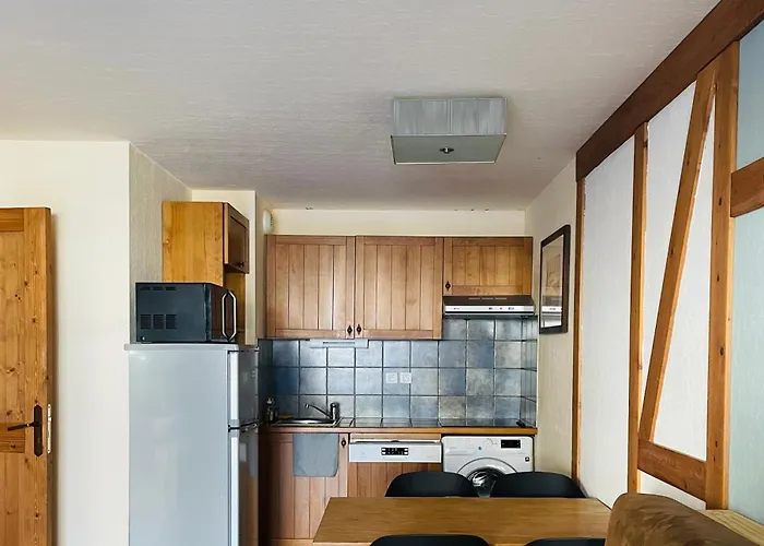 Appartement - Piscine Intérieure Sauna - Parking Privé étage 1 - Centre Village - Résidence Cami Réal - Ménage De Fin De Compris *