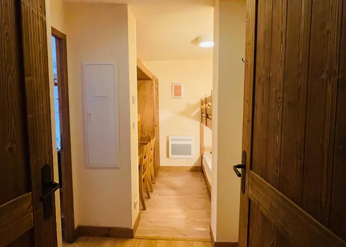 - Piscine Intérieure Sauna - Parking Privé étage 1 - Centre Village - Résidence Cami Réal - Ménage De Fin De Compris Appartement